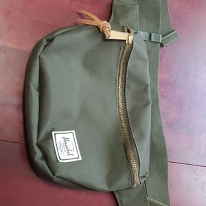 Herschel Crossbody